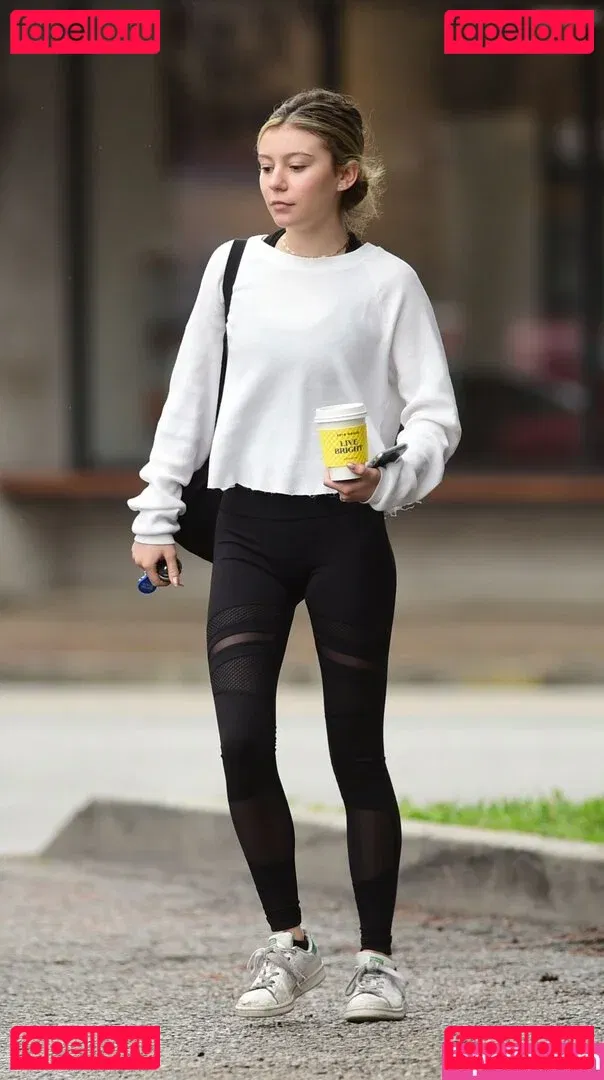 Genevieve Hannelius Onlyfans Photo Gallery 