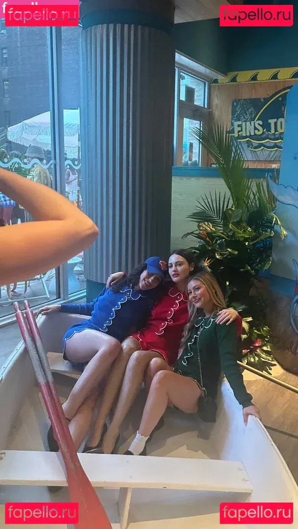 Genevieve Hannelius Onlyfans Photo Gallery 