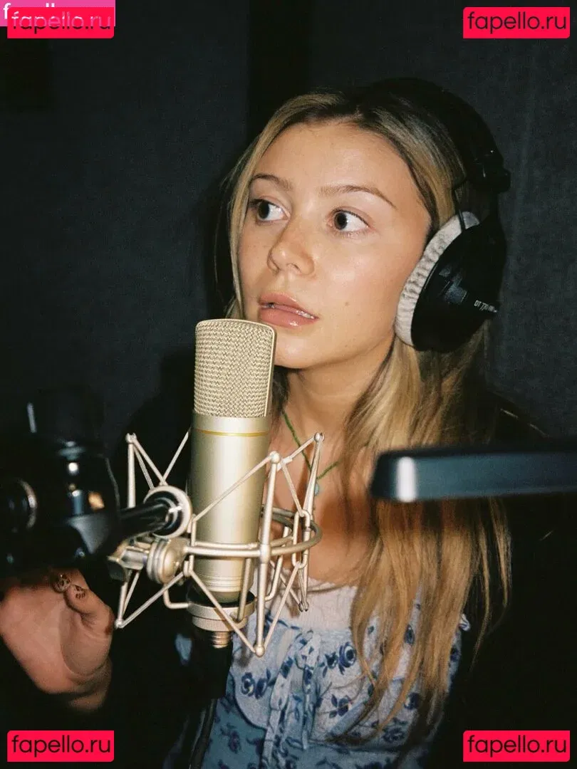 Genevieve Hannelius Onlyfans Photo Gallery 