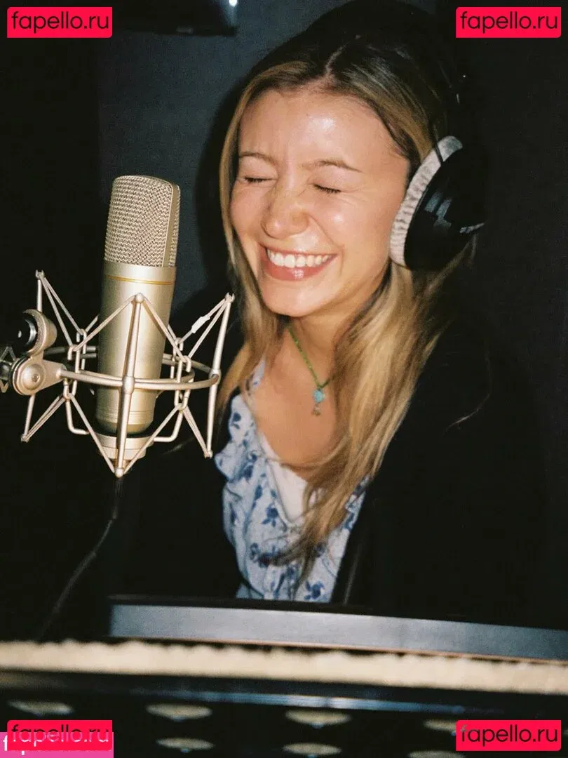 Genevieve Hannelius Onlyfans Photo Gallery 