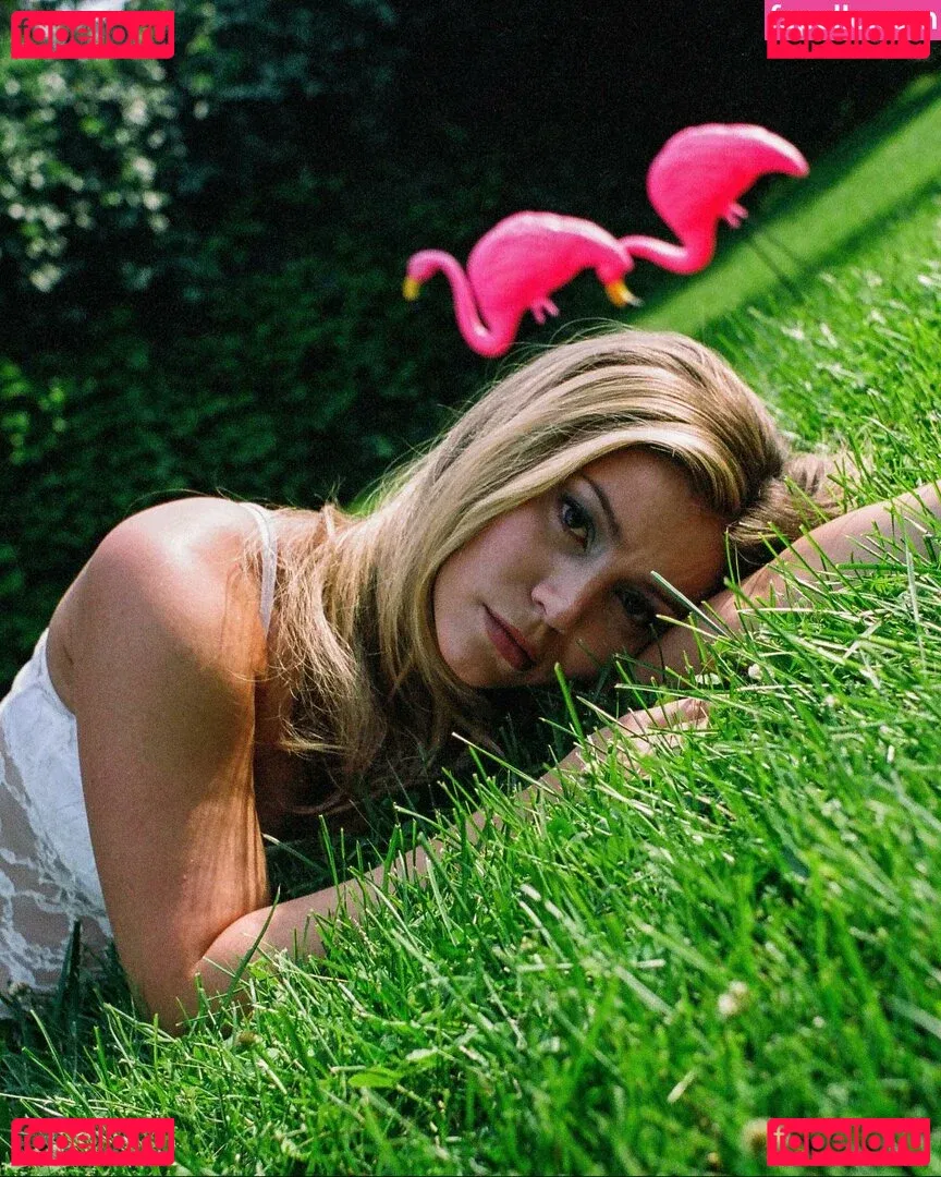 Genevieve Hannelius Onlyfans Photo Gallery 