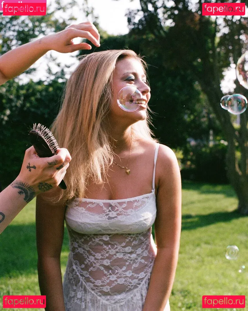 Genevieve Hannelius Onlyfans Photo Gallery 