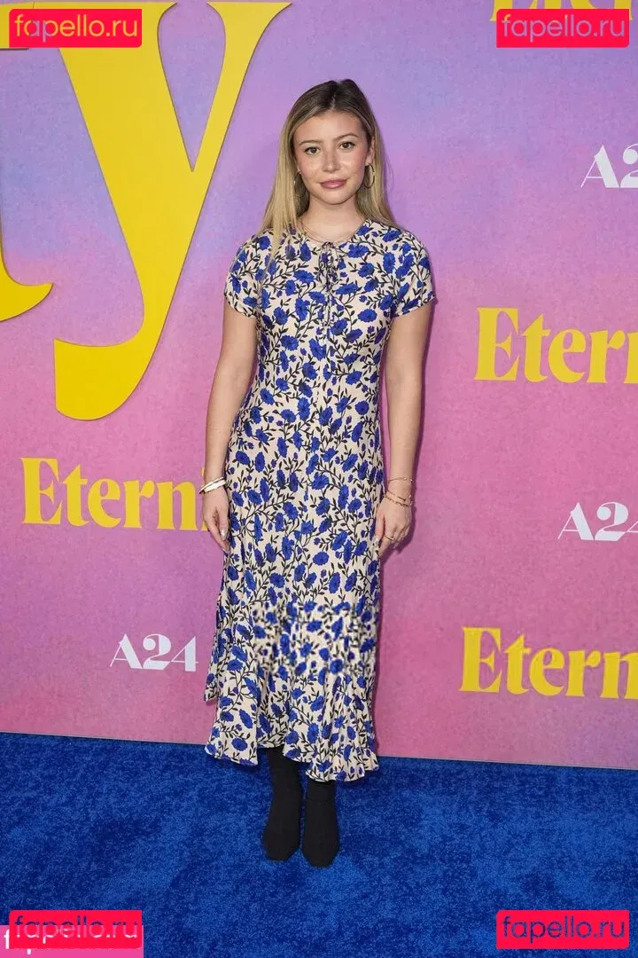 Genevieve Hannelius Onlyfans Photo Gallery 