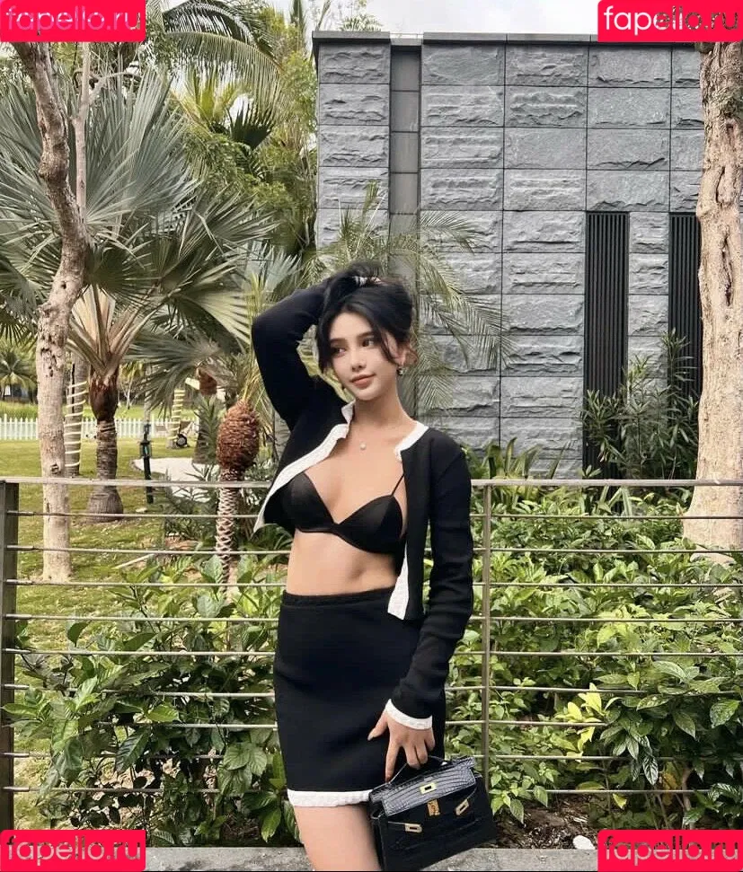 June Gong Onlyfans Photo Gallery 