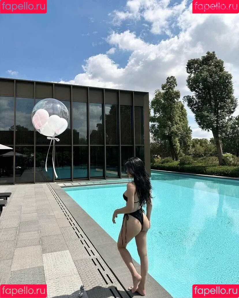 June Gong Onlyfans Photo Gallery 