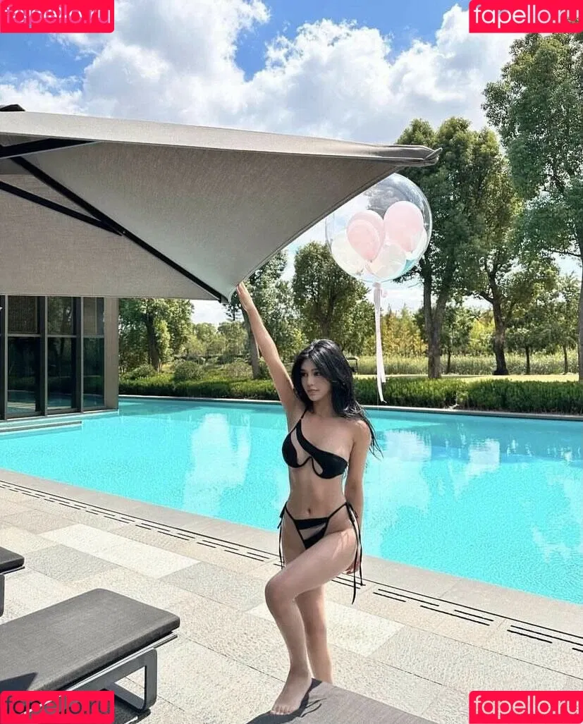 June Gong Onlyfans Photo Gallery 