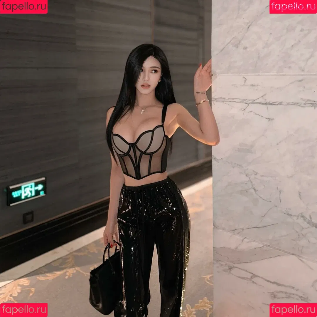 June Gong Onlyfans Photo Gallery 