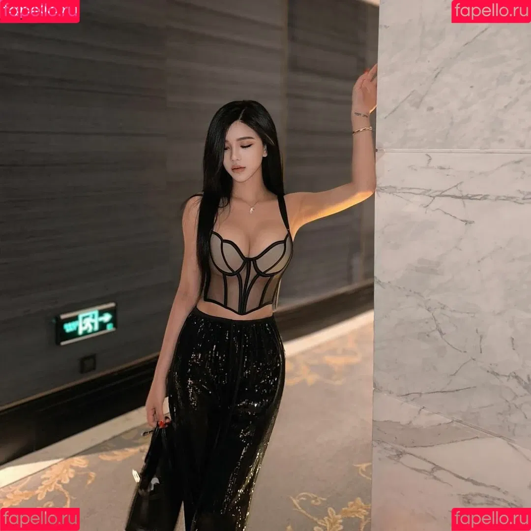 June Gong Onlyfans Photo Gallery 