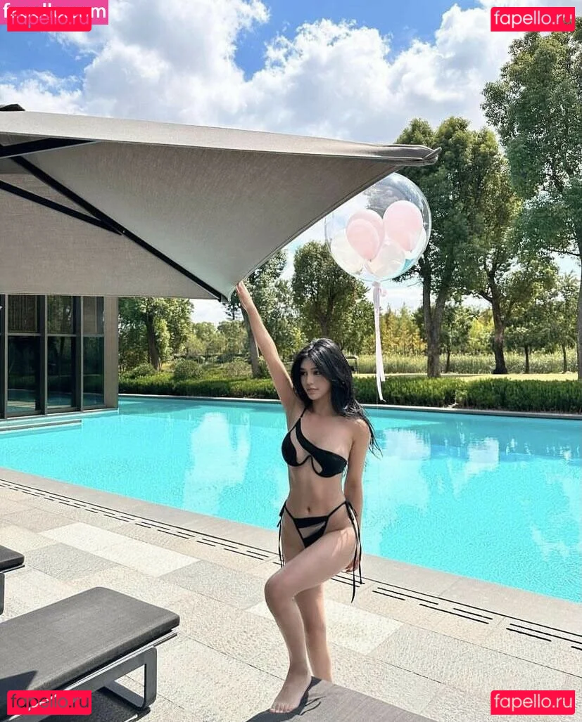 June Gong Onlyfans Photo Gallery 