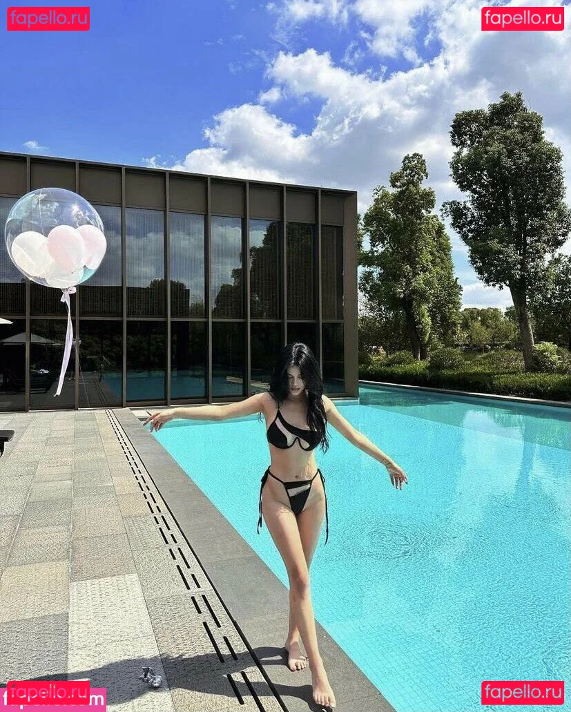 June Gong Onlyfans Photo Gallery 