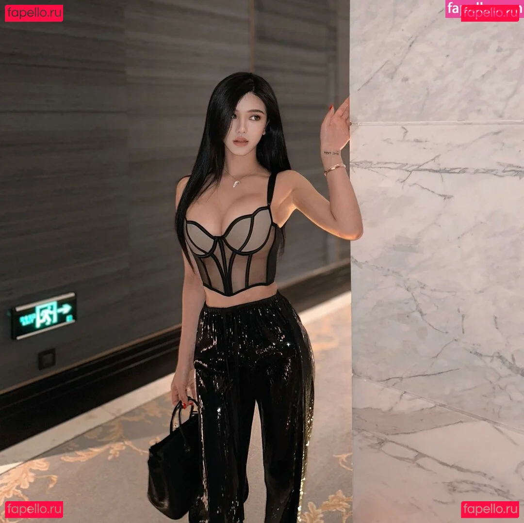 June Gong Onlyfans Photo Gallery 