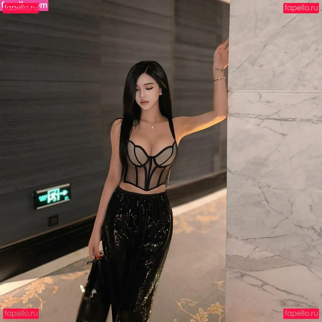 June Gong Onlyfans Photo Gallery 