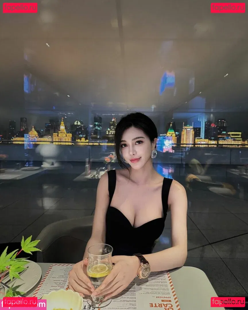 June Gong Onlyfans Photo Gallery 