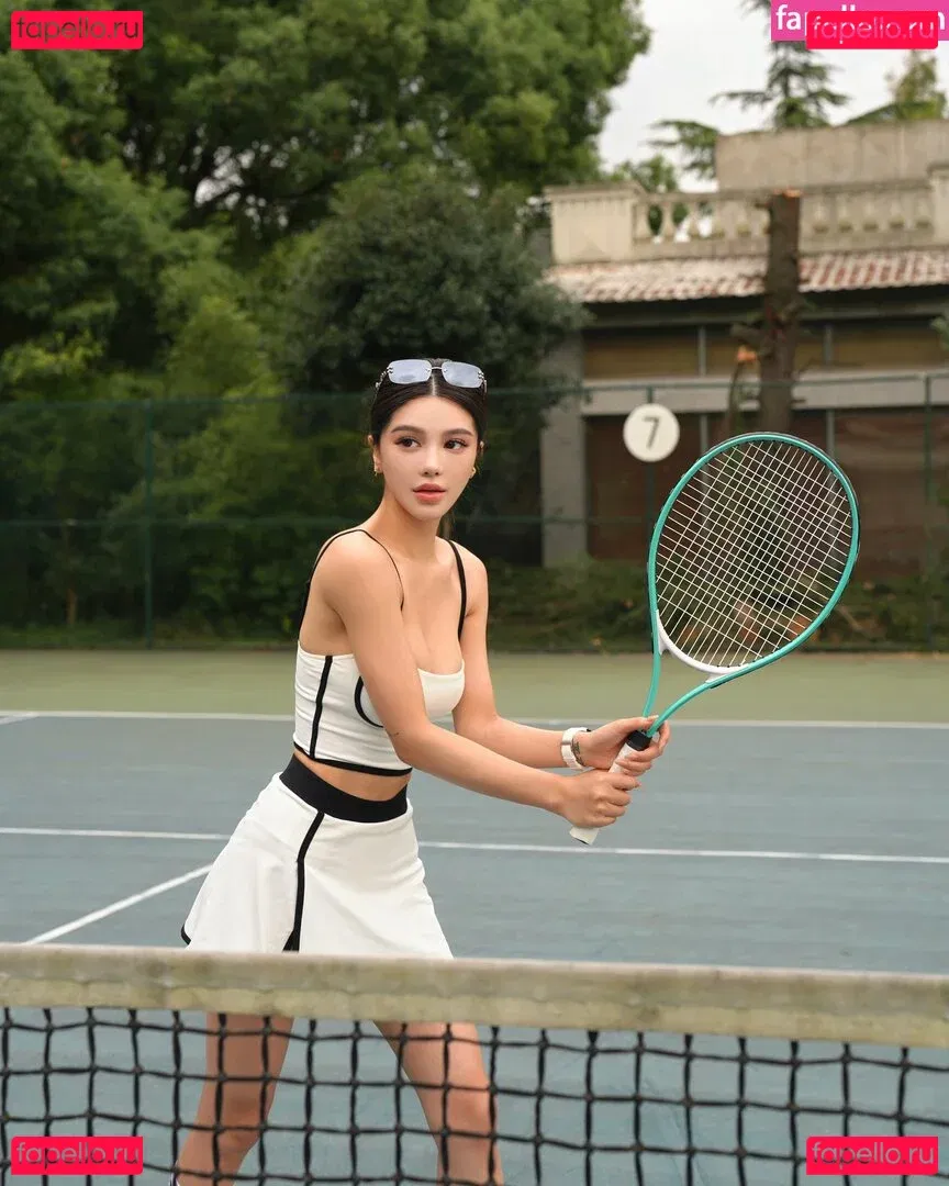 June Gong Onlyfans Photo Gallery 