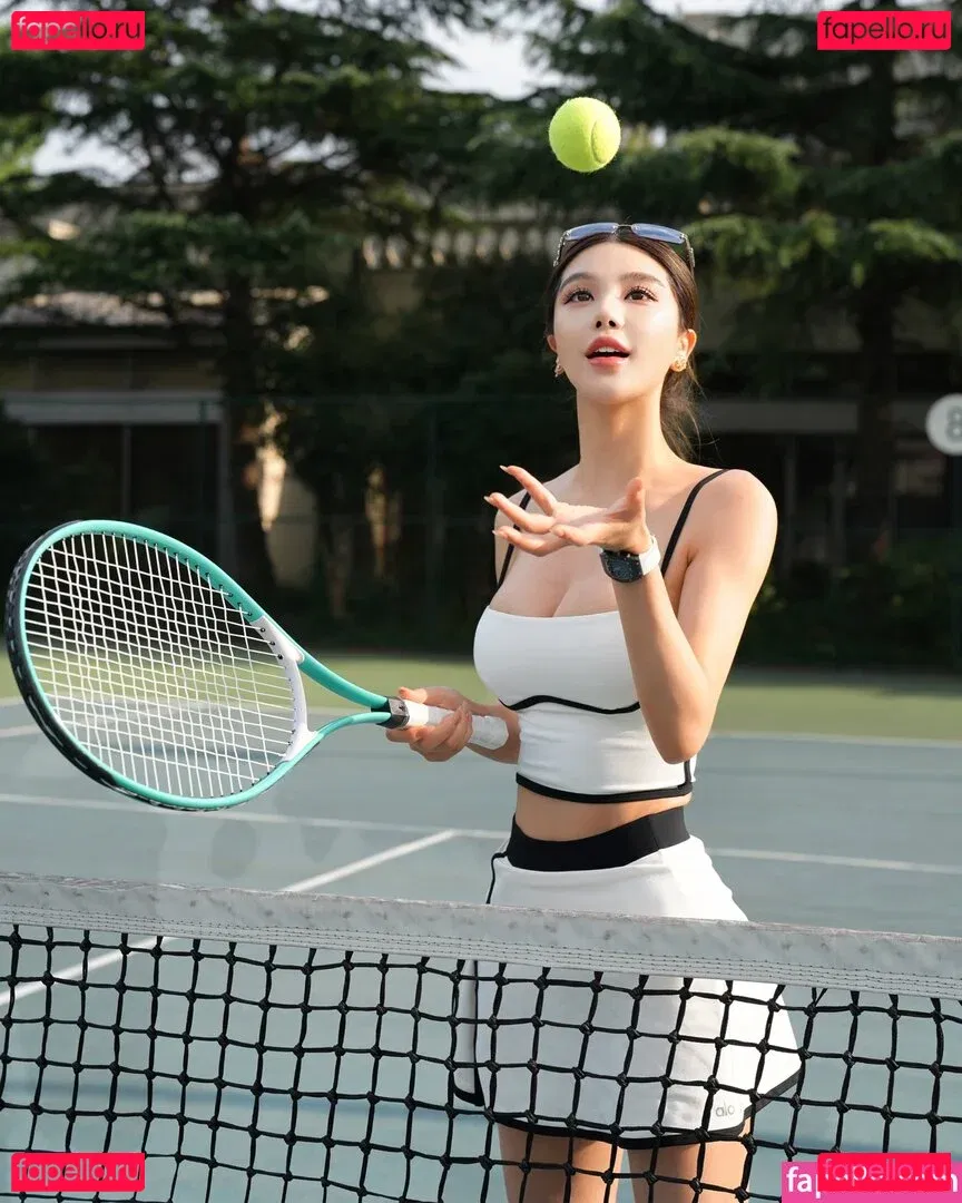 June Gong Onlyfans Photo Gallery 