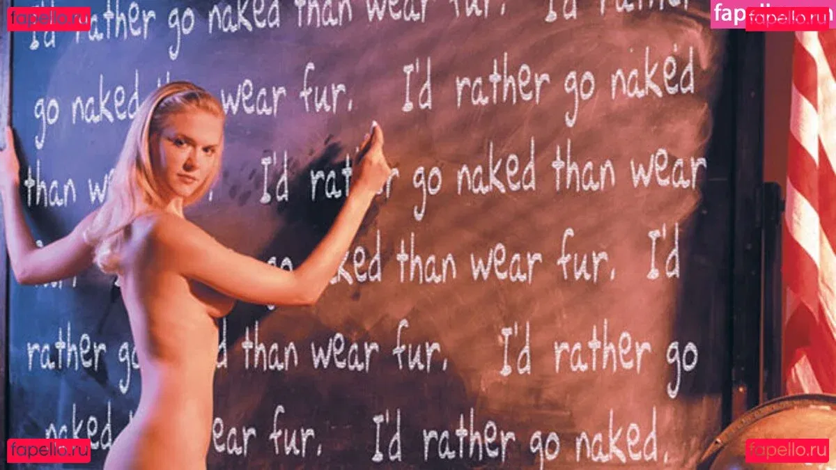 Dominique Swain Onlyfans Photo Gallery 