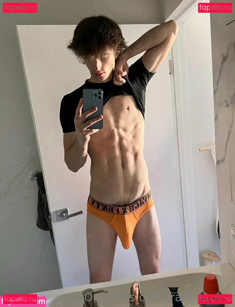 frankierossi Onlyfans Photo Gallery 