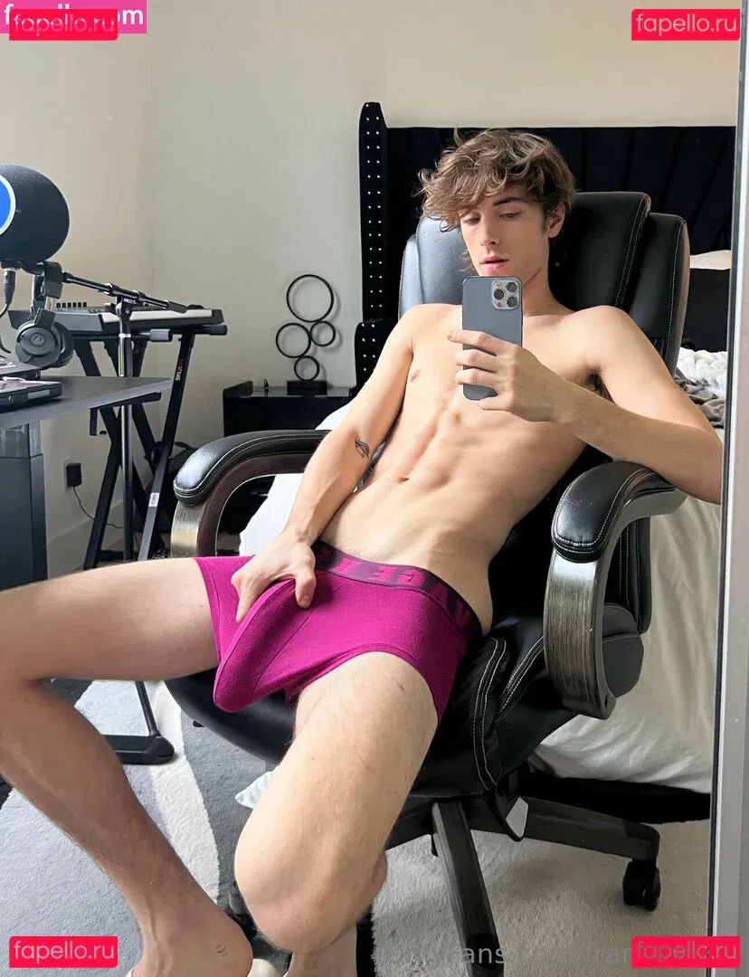 frankierossi Onlyfans Photo Gallery 