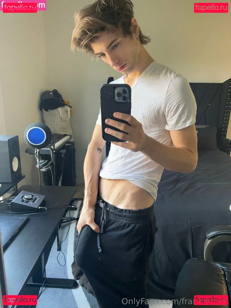 frankierossi Onlyfans Photo Gallery 