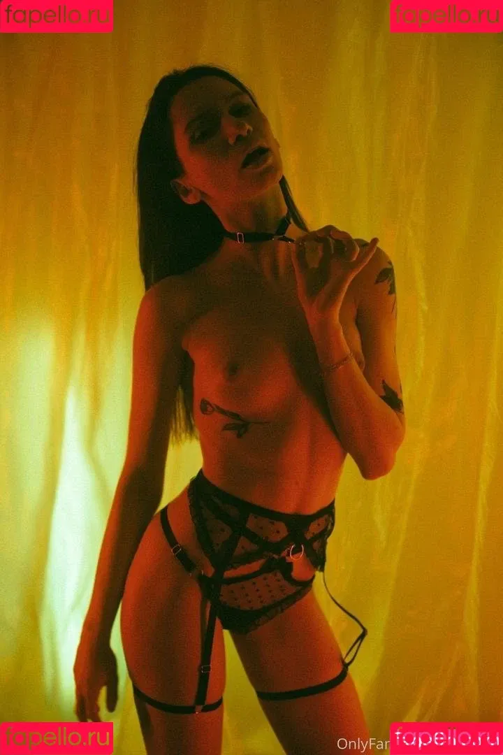 meneliza Onlyfans Photo Gallery 