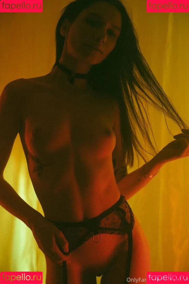 meneliza Onlyfans Photo Gallery 