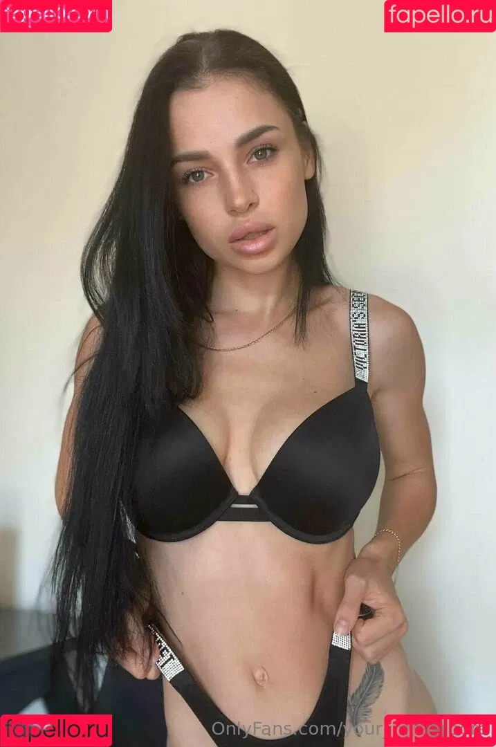 your_milamoore Onlyfans Photo Gallery 