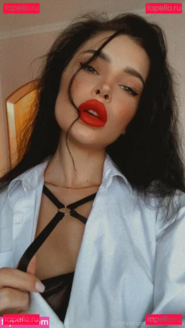 your_milamoore Onlyfans Photo Gallery 