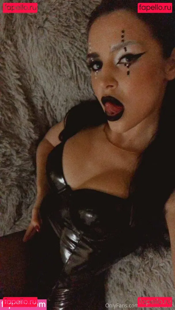 your_milamoore Onlyfans Photo Gallery 