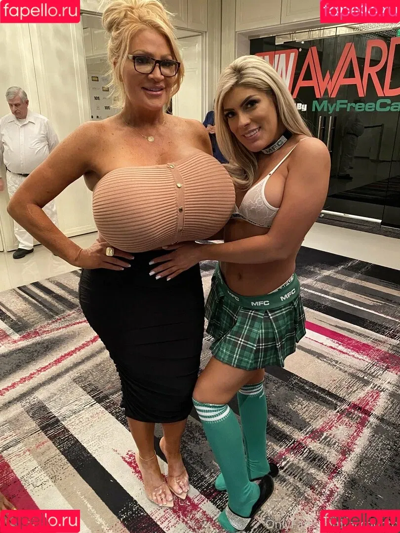 allegracolesworld Onlyfans Photo Gallery 