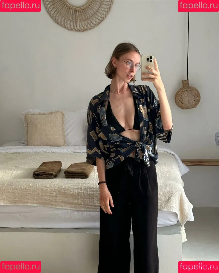 YouRina Onlyfans Photo Gallery 