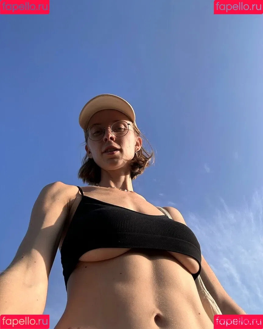 YouRina Onlyfans Photo Gallery 