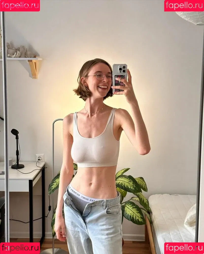 YouRina Onlyfans Photo Gallery 