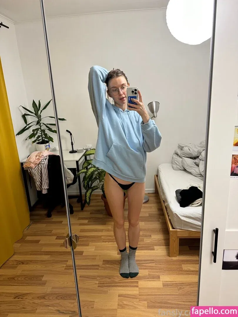 YouRina Onlyfans Photo Gallery 