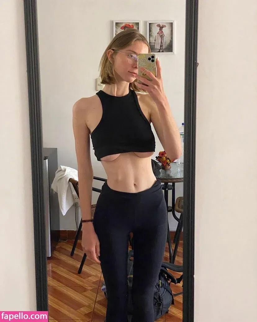 YouRina Onlyfans Photo Gallery 