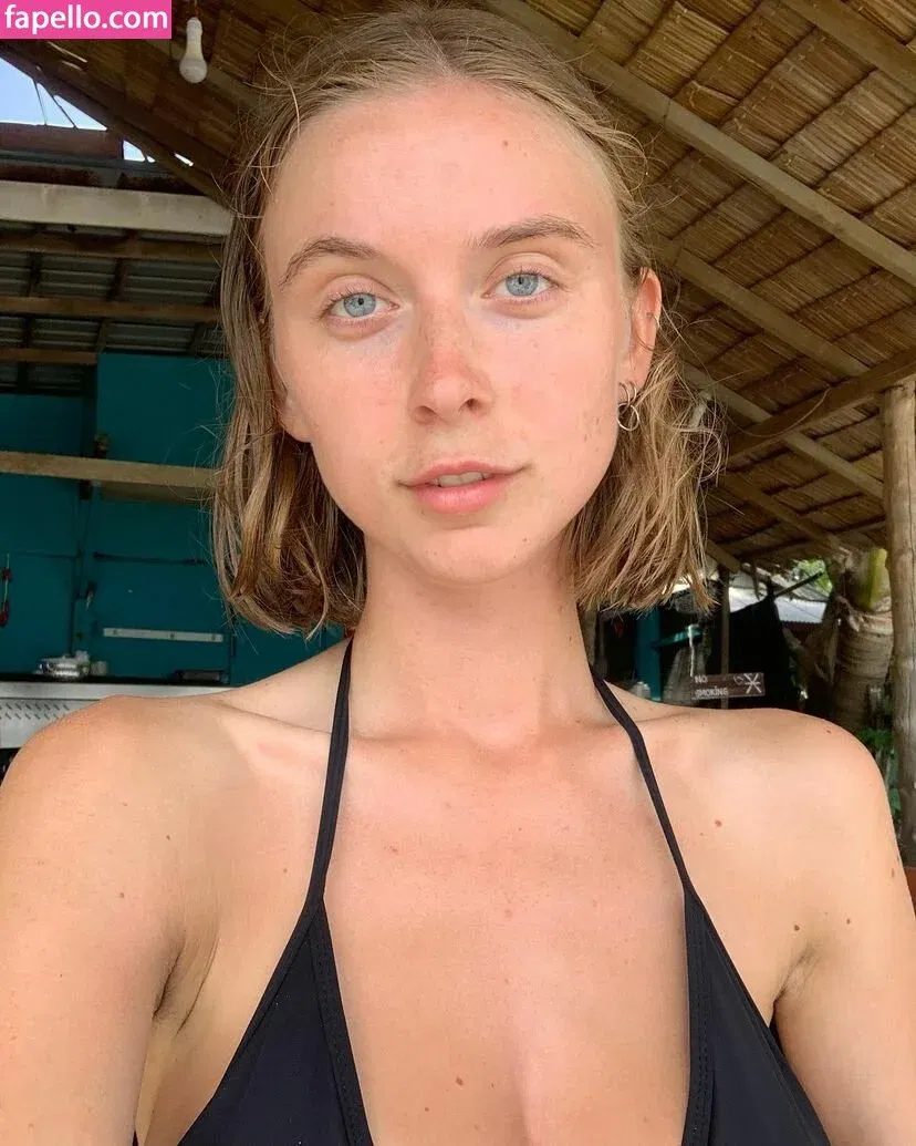 YouRina Onlyfans Photo Gallery 