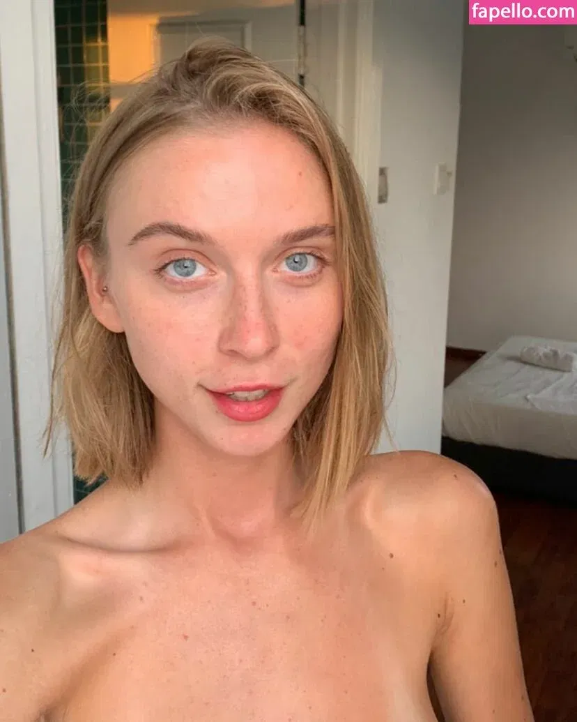 YouRina Onlyfans Photo Gallery 