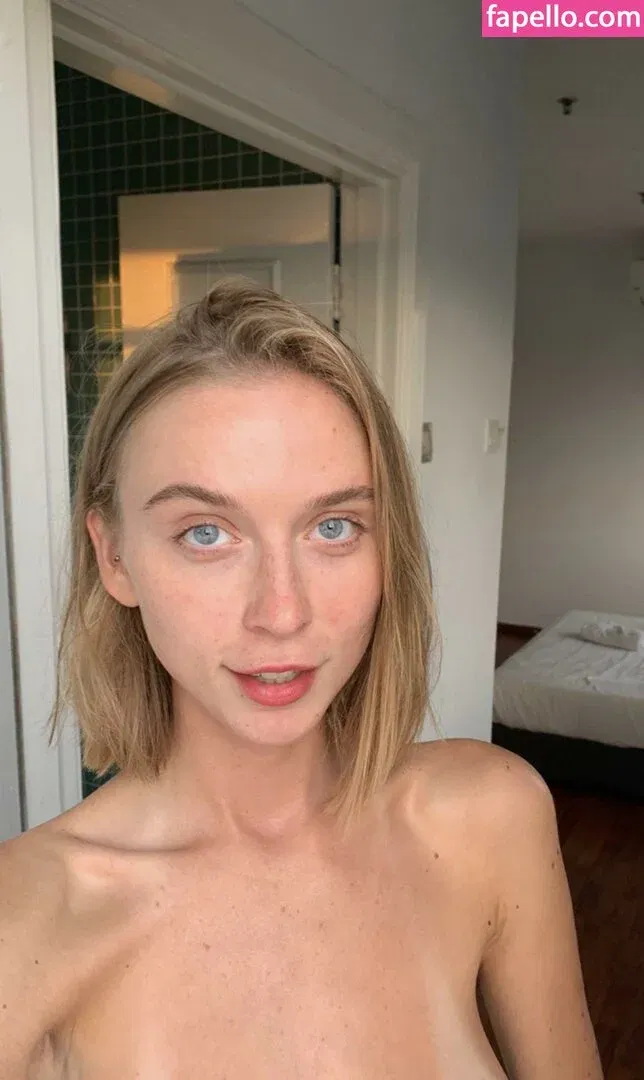 YouRina Onlyfans Photo Gallery 