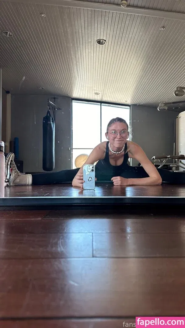 YouRina Onlyfans Photo Gallery 