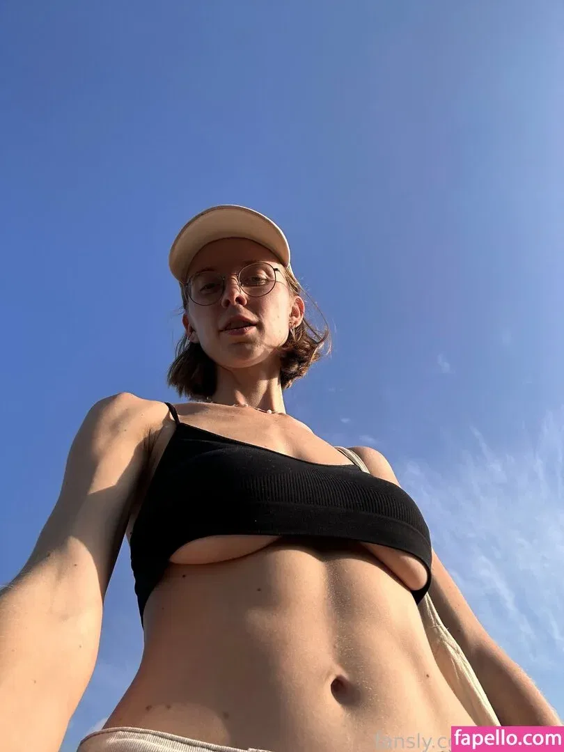 YouRina Onlyfans Photo Gallery 