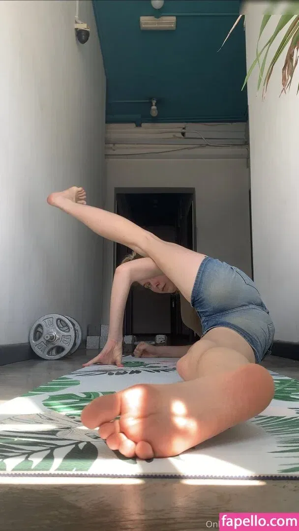 YouRina Onlyfans Photo Gallery 