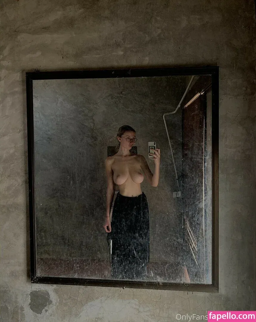 YouRina Onlyfans Photo Gallery 