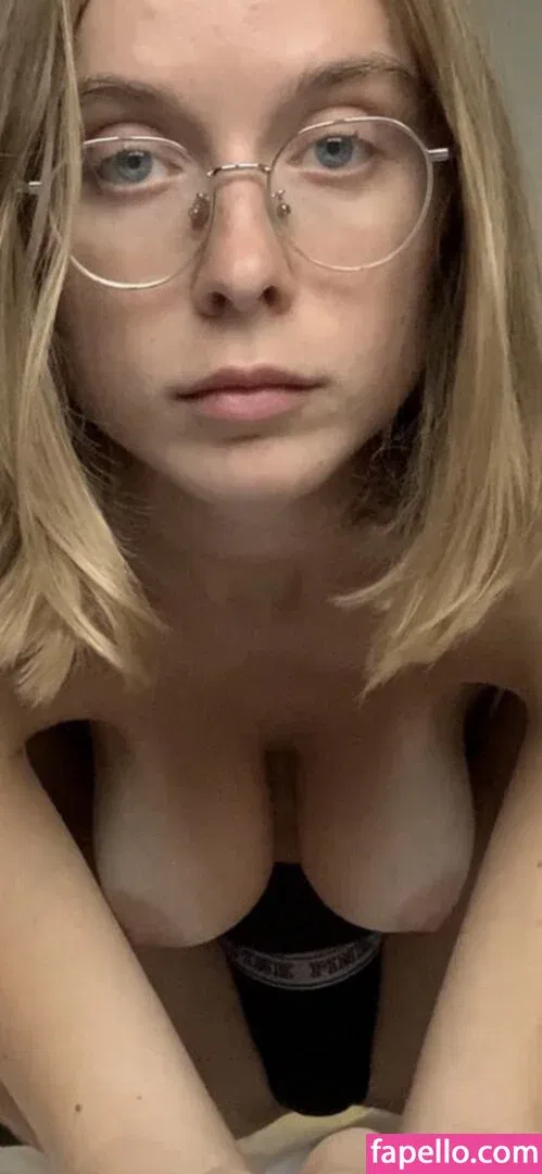 YouRina Onlyfans Photo Gallery 