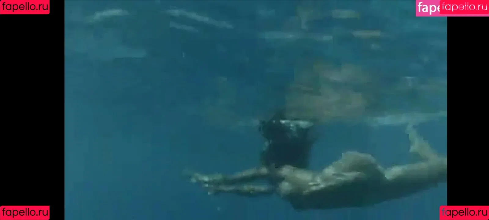Phoebe Cates Onlyfans Photo Gallery 