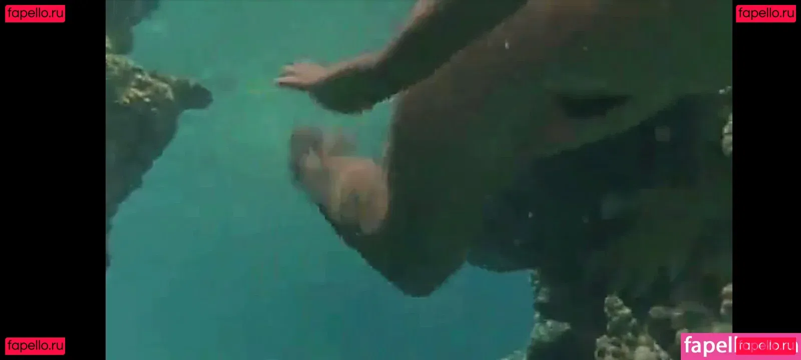 Phoebe Cates Onlyfans Photo Gallery 