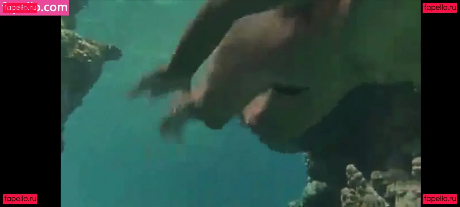 Phoebe Cates Onlyfans Photo Gallery 