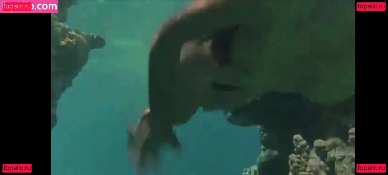 Phoebe Cates Onlyfans Photo Gallery 