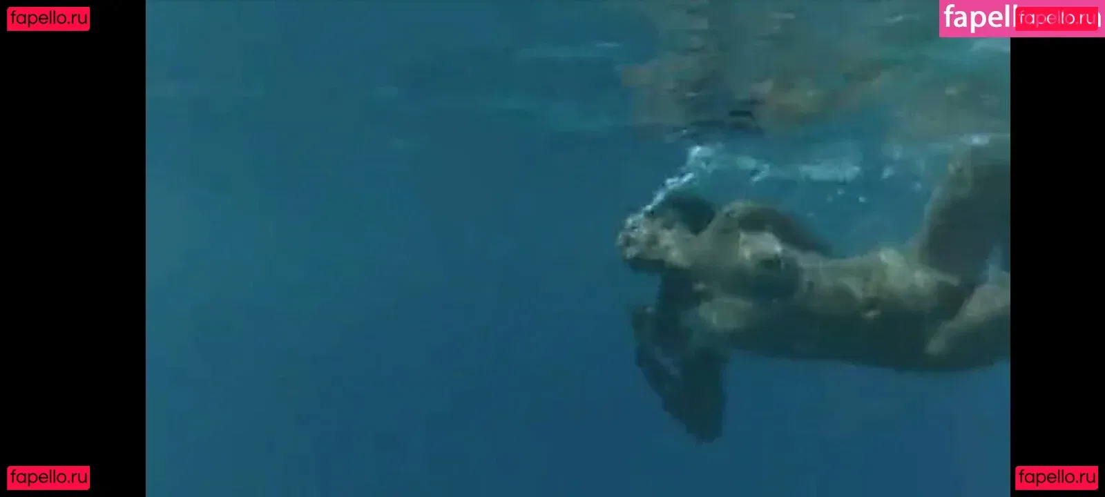 Phoebe Cates Onlyfans Photo Gallery 