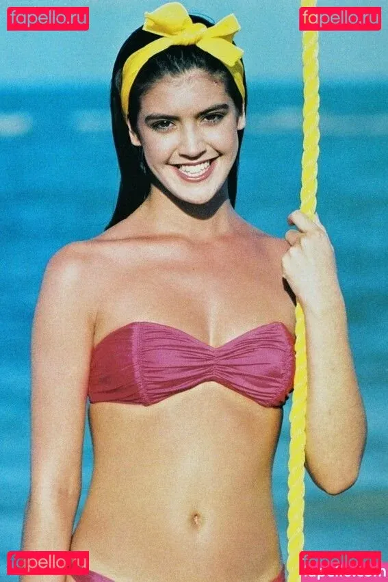 Phoebe Cates Onlyfans Photo Gallery 