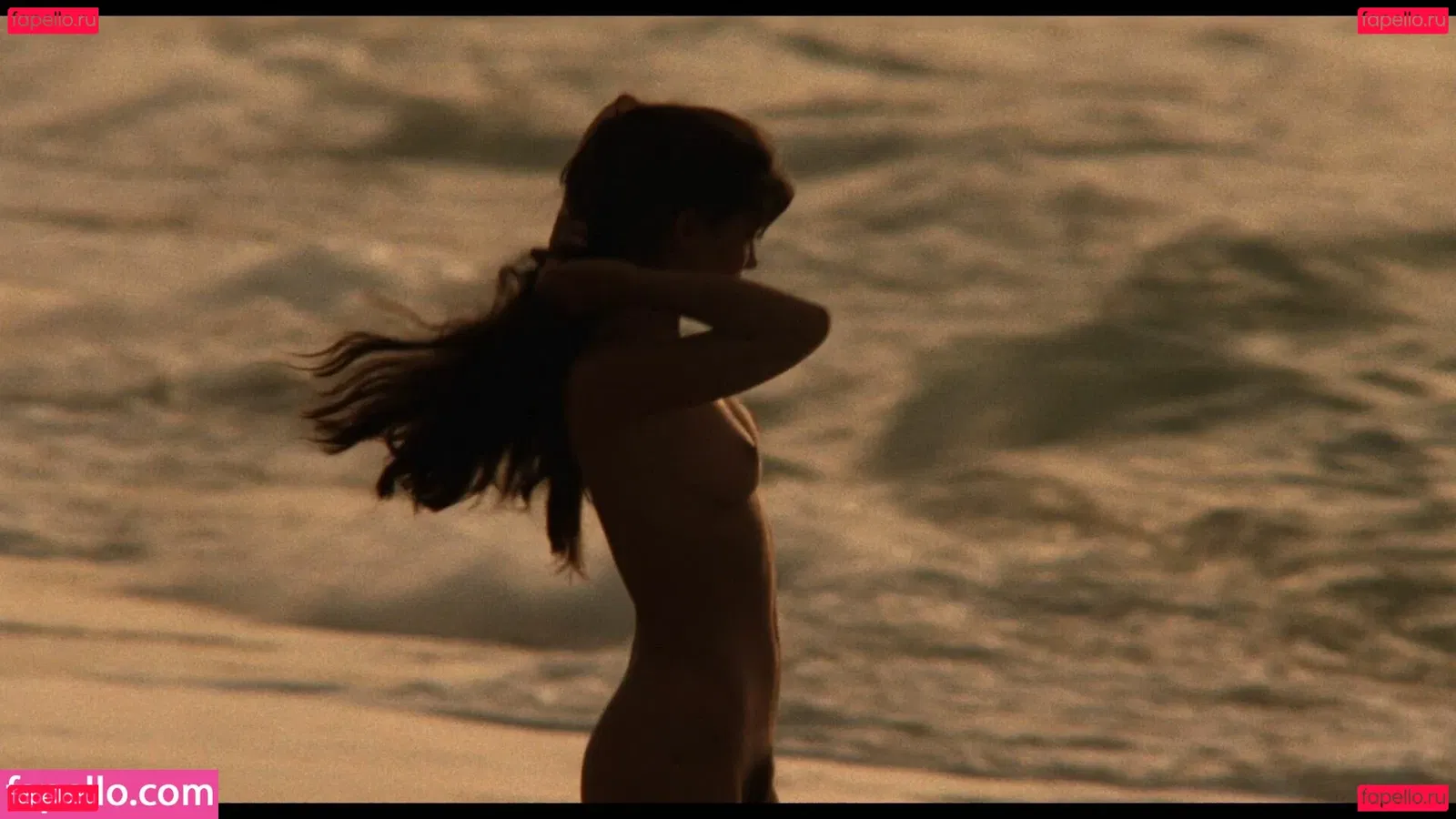 Phoebe Cates Onlyfans Photo Gallery 