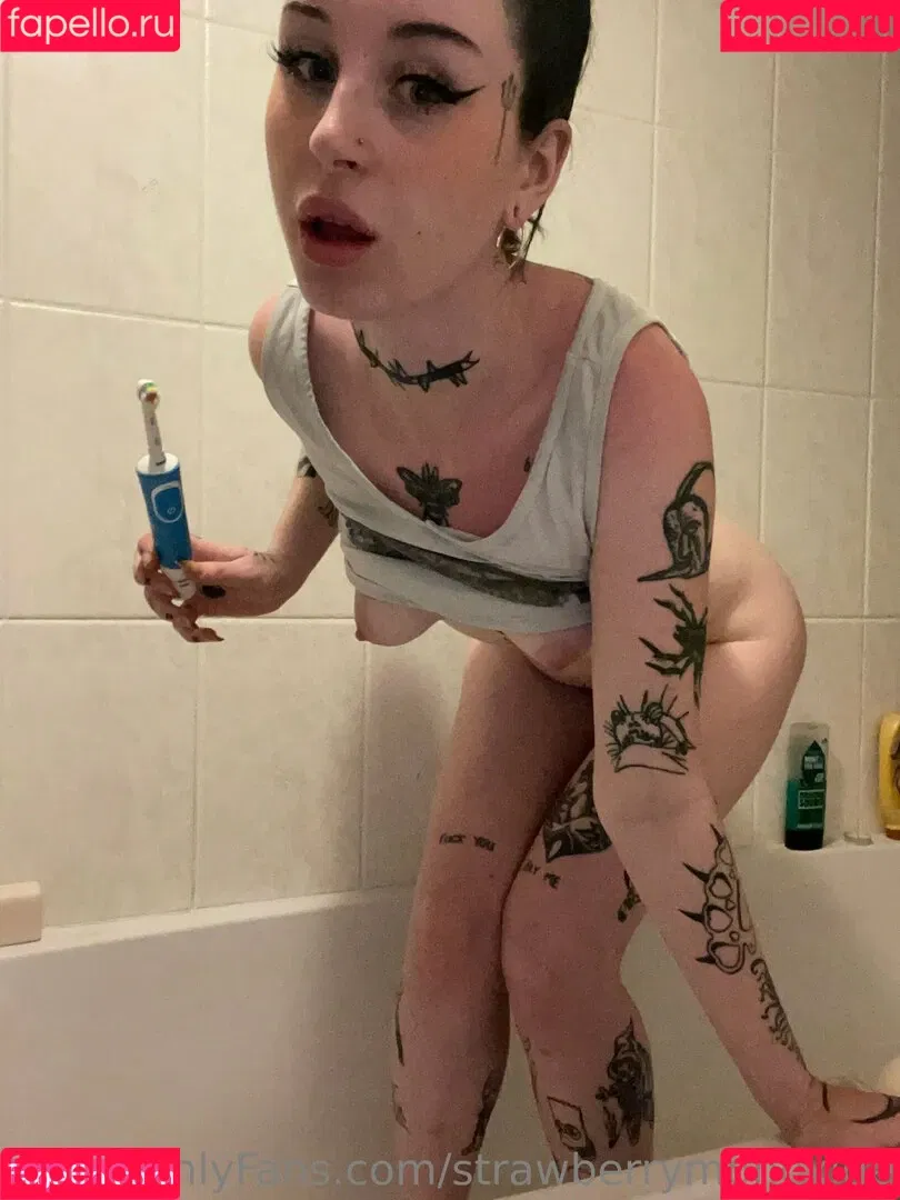 strawberrymonoxide Onlyfans Photo Gallery 